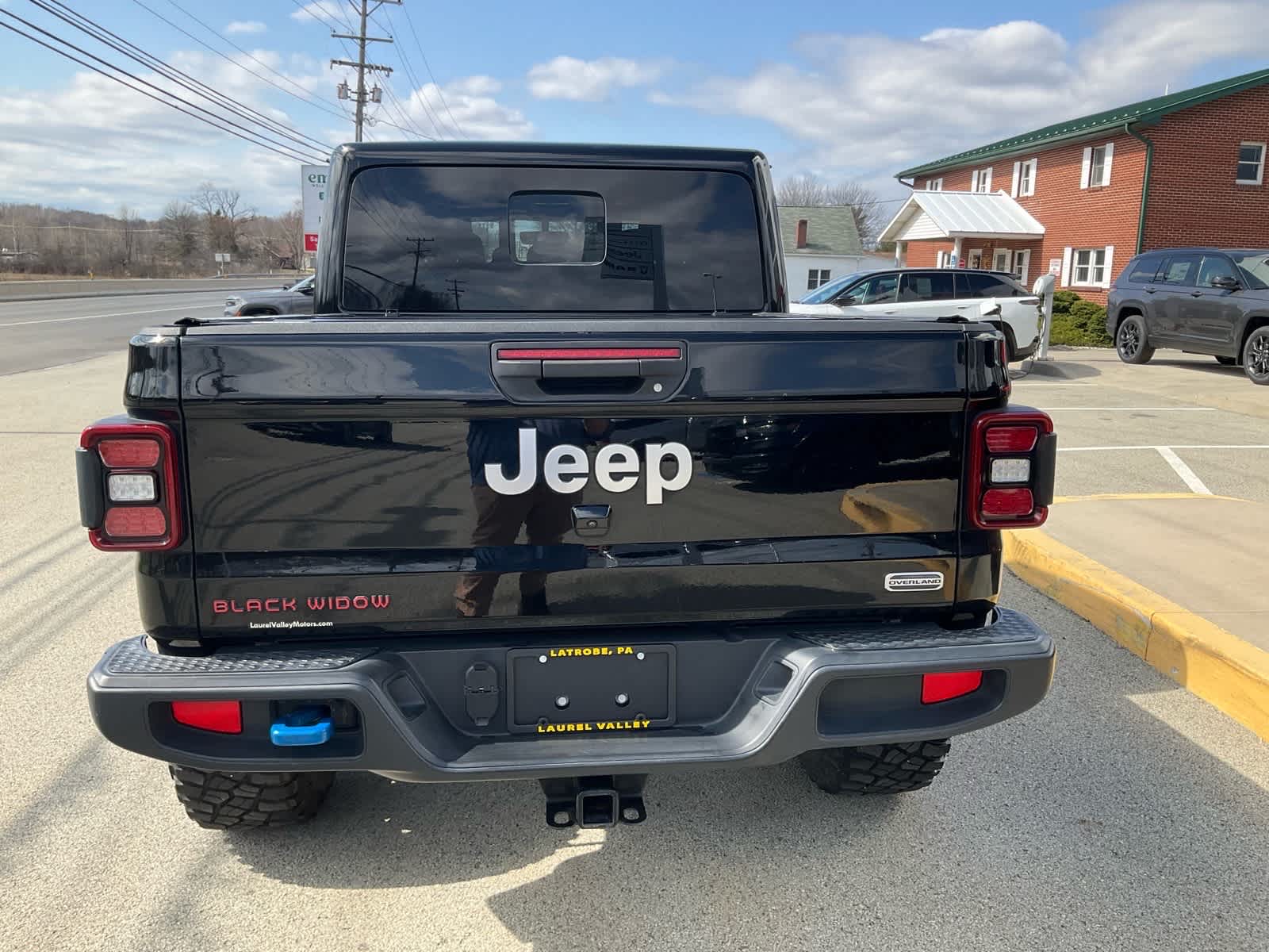 View vehicle photo 4