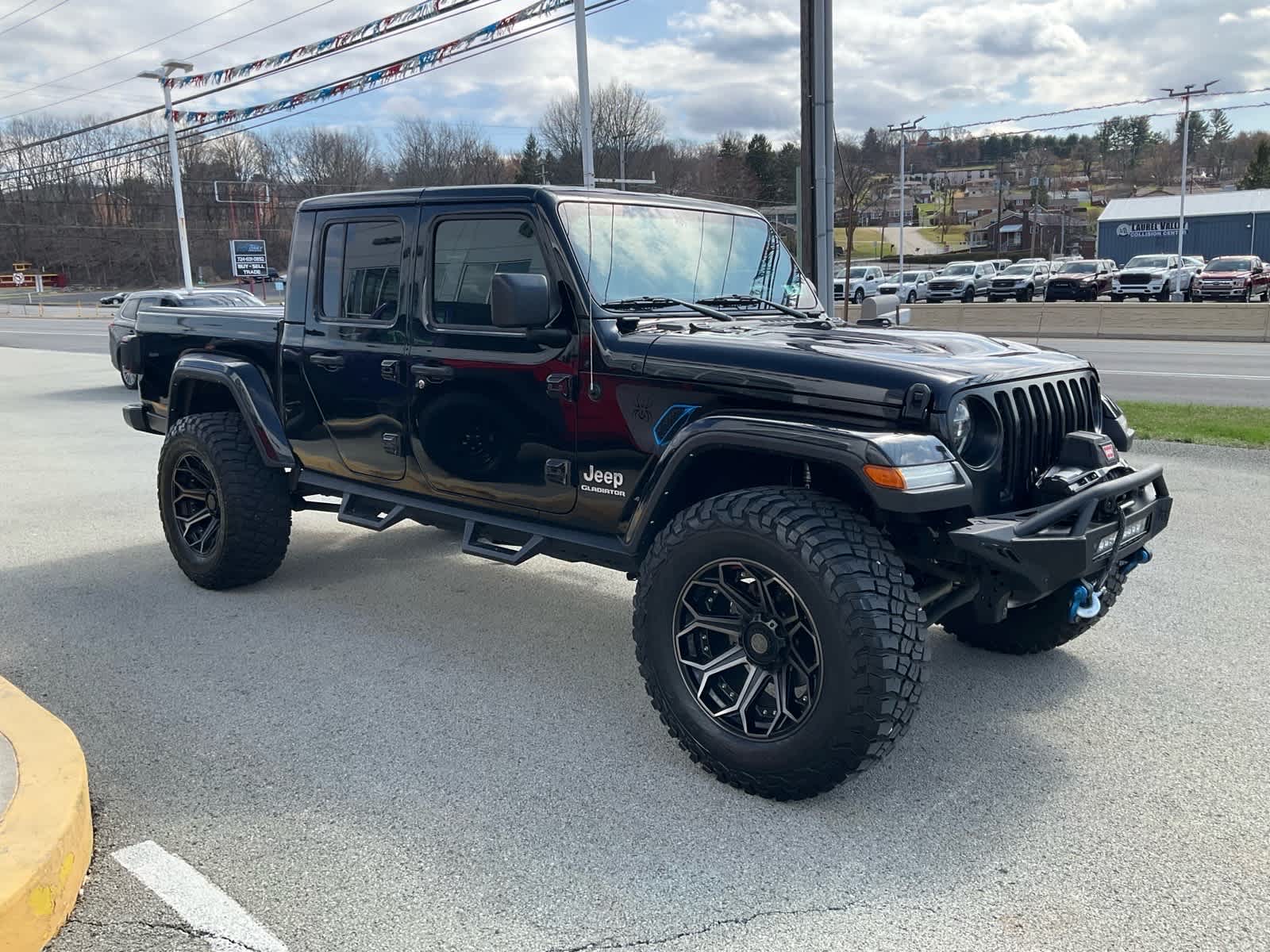 View vehicle photo 3