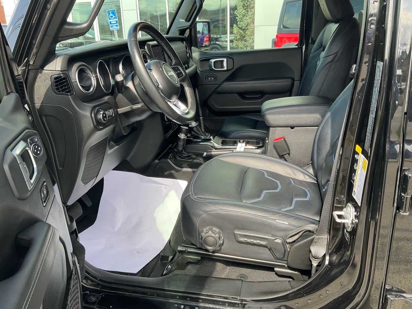 View vehicle photo 5