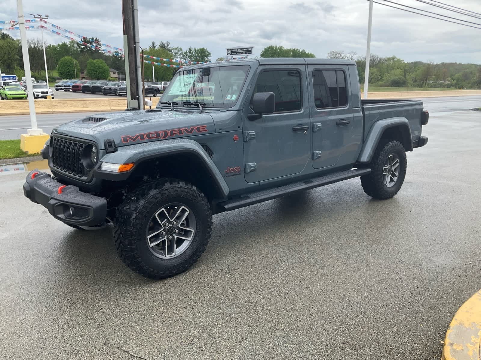 View vehicle photo 3