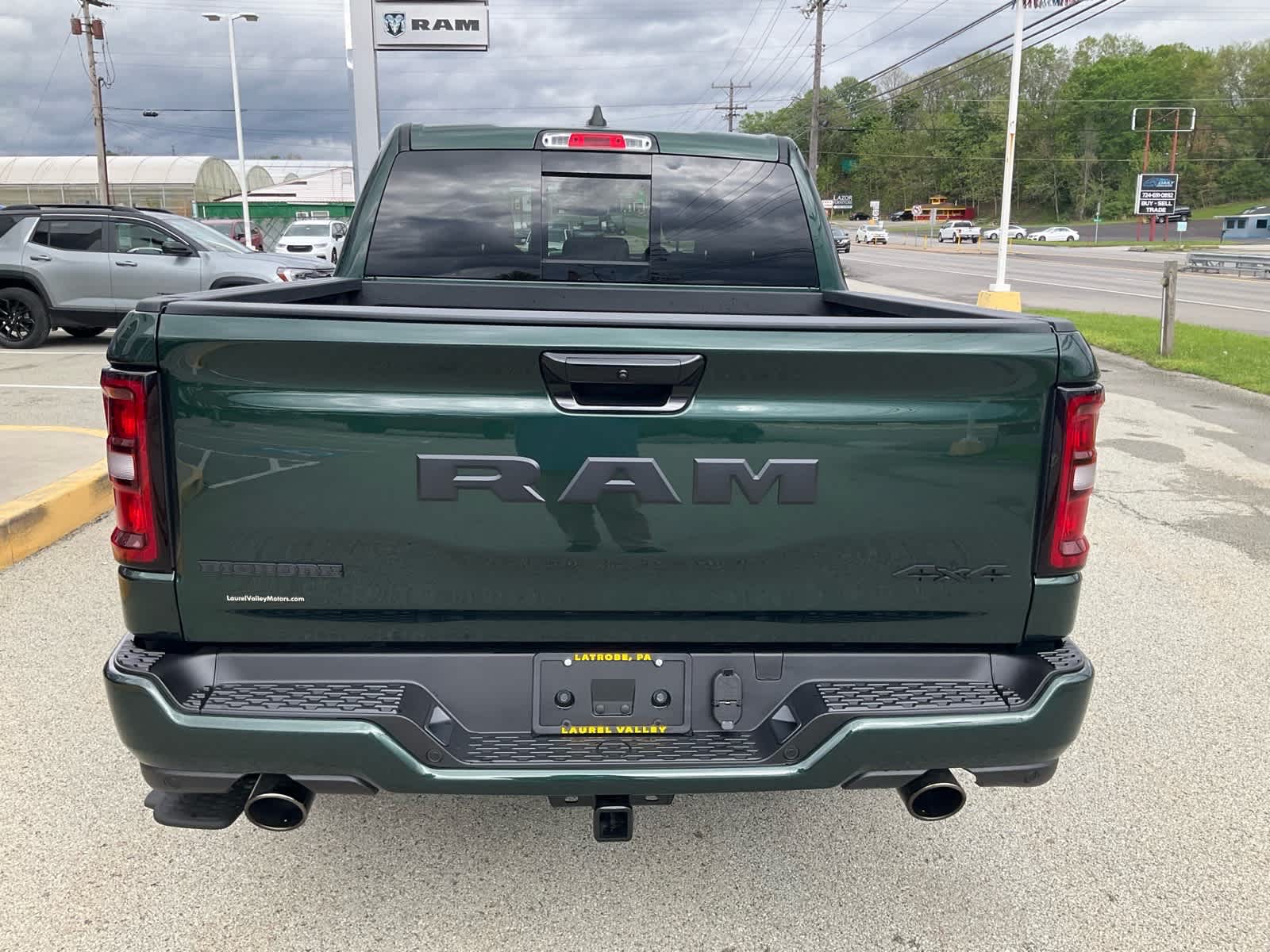 View vehicle photo 4