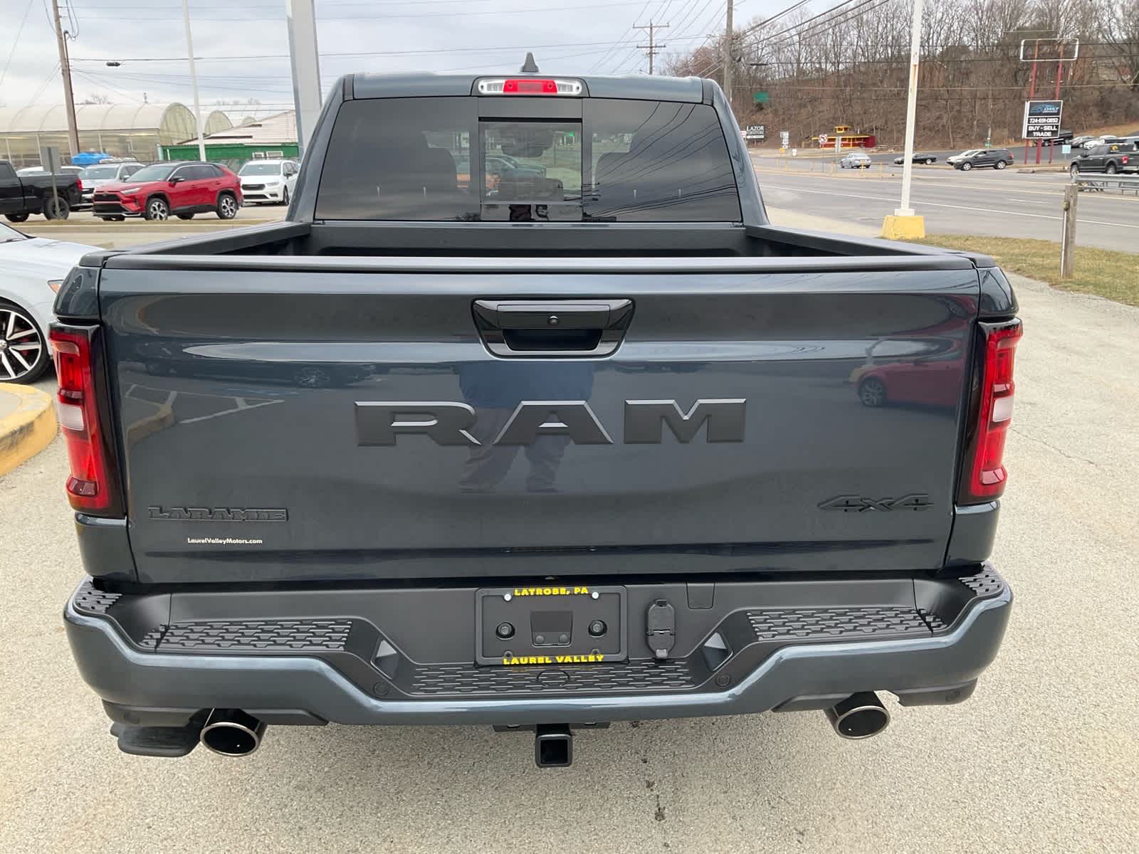 View vehicle photo 4