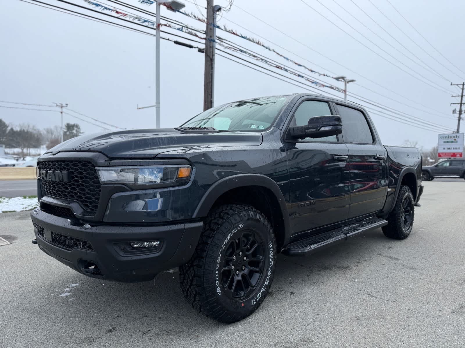 View vehicle photo 3