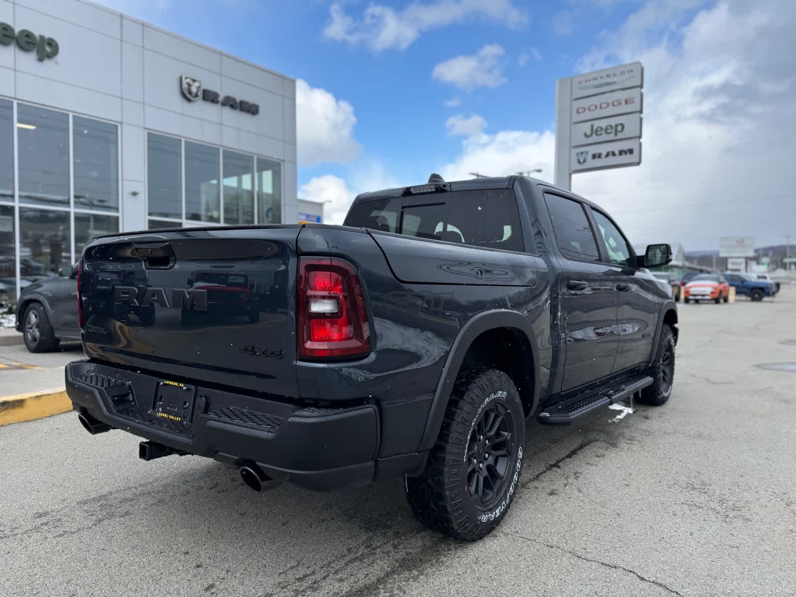 View vehicle photo 6