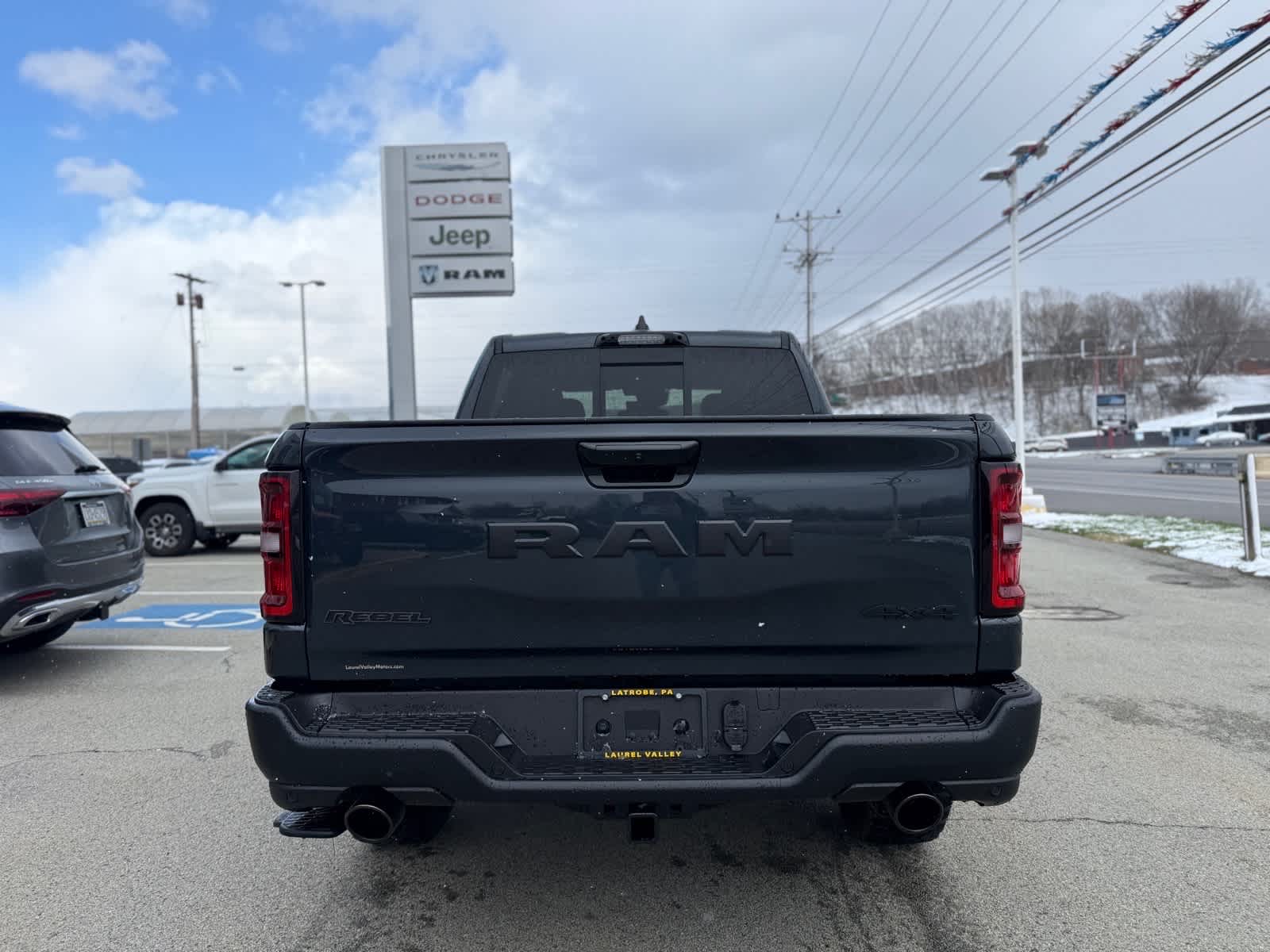 View vehicle photo 5