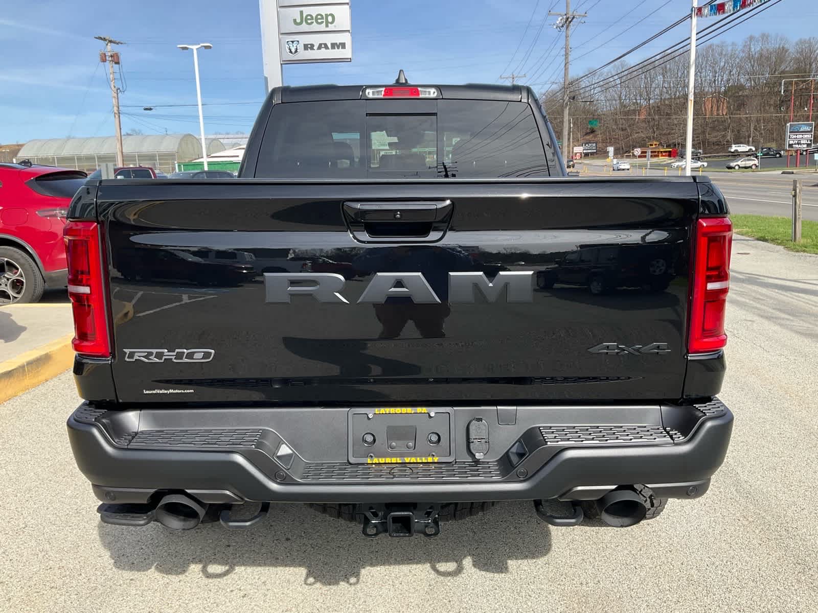 View vehicle photo 4