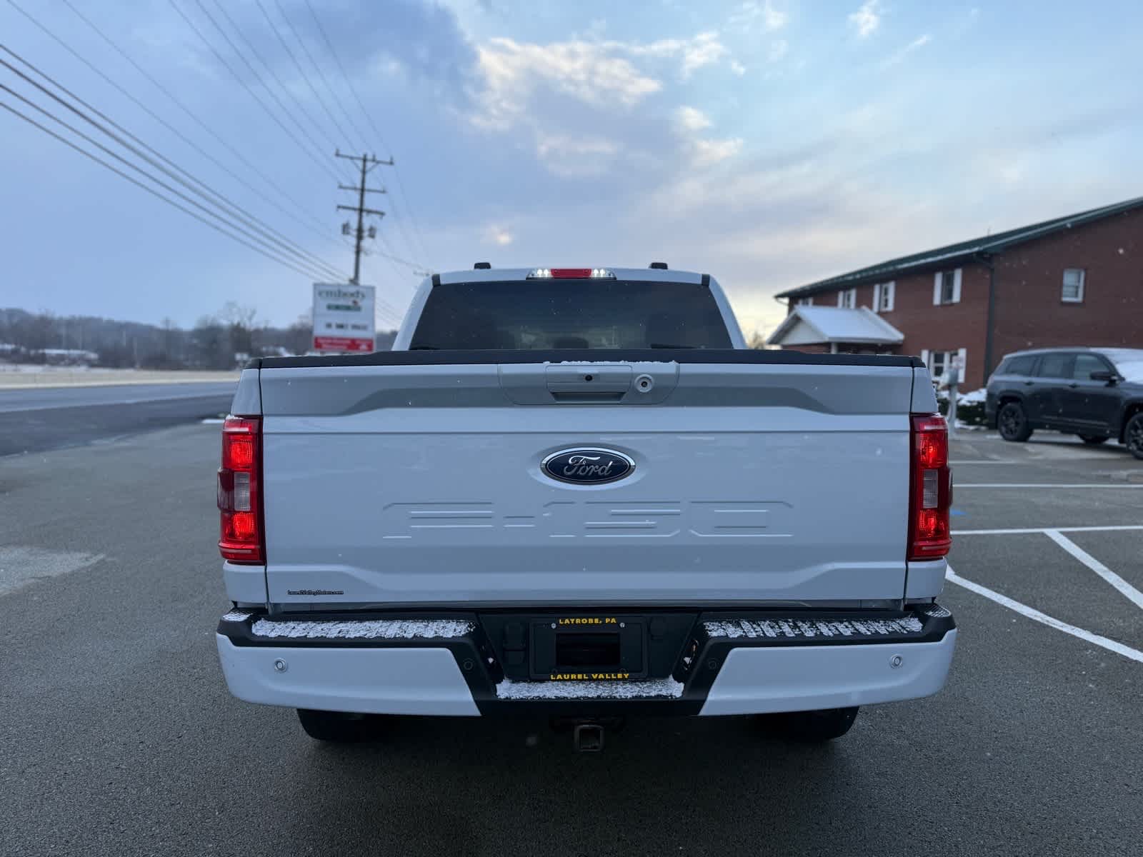 View vehicle photo 5