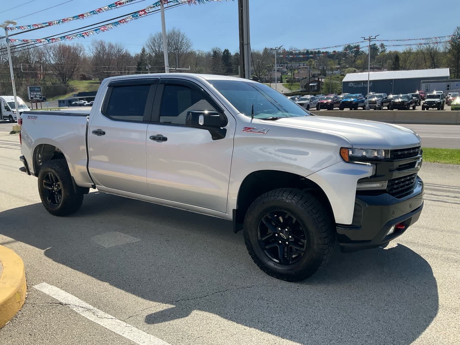 View vehicle photo 3
