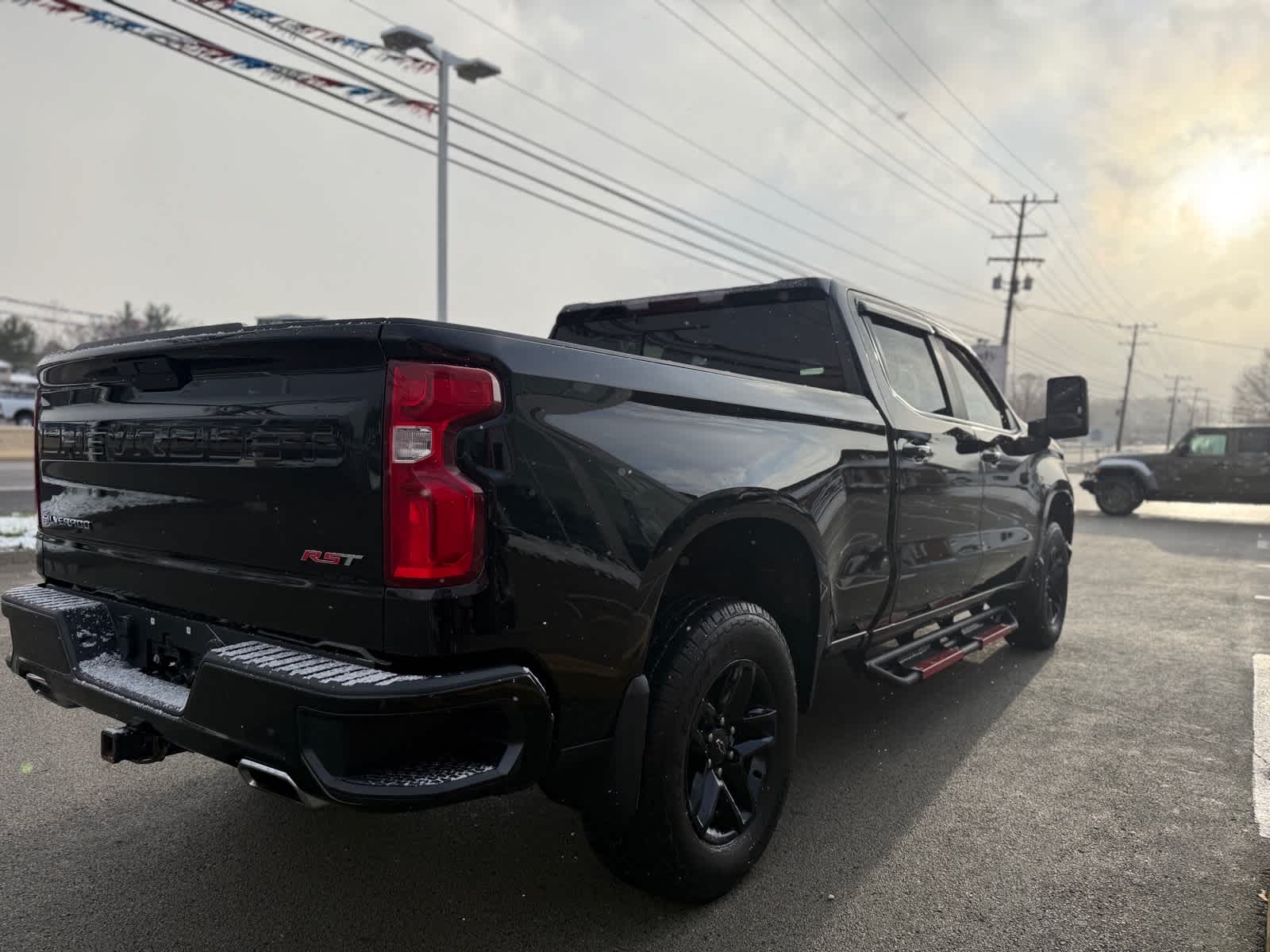 View vehicle photo 4