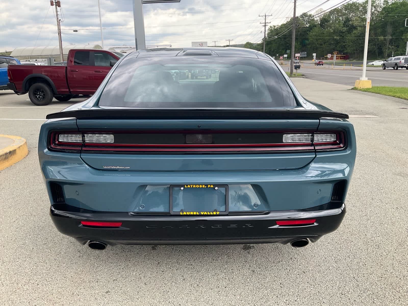 View vehicle photo 4