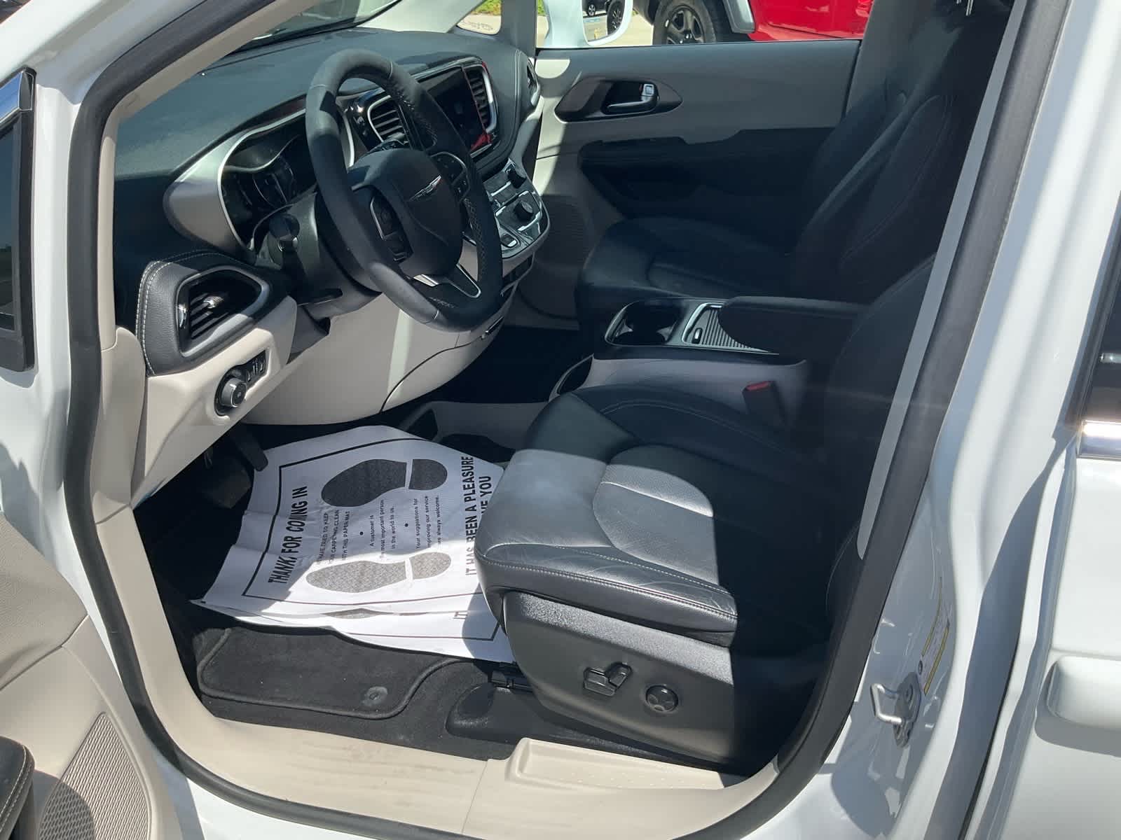 View vehicle photo 5
