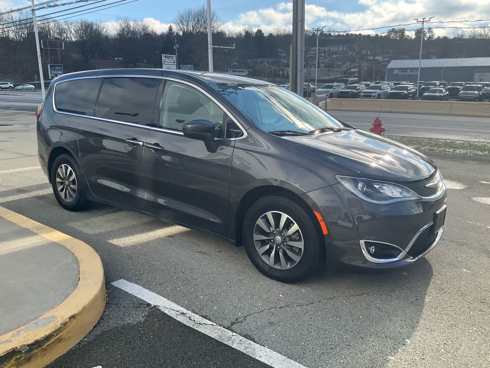 View vehicle photo 3