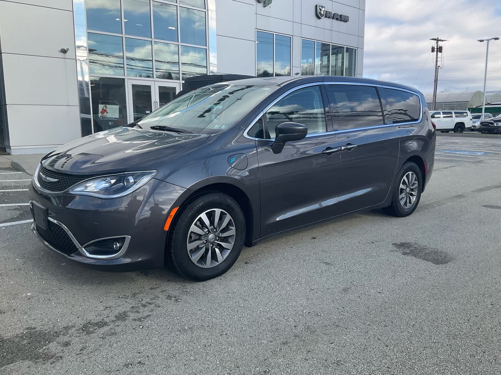 2020 Chrysler Pacifica Hybrid Touring FWD