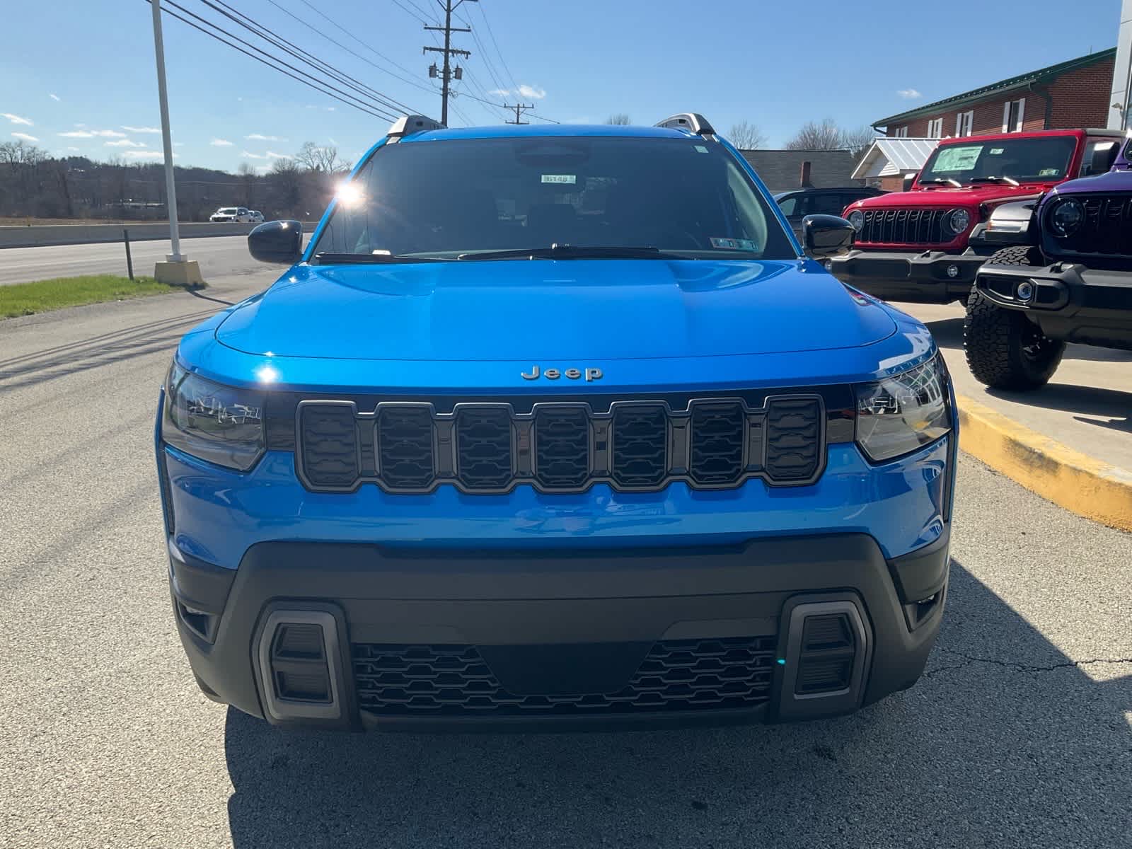 View vehicle photo 2