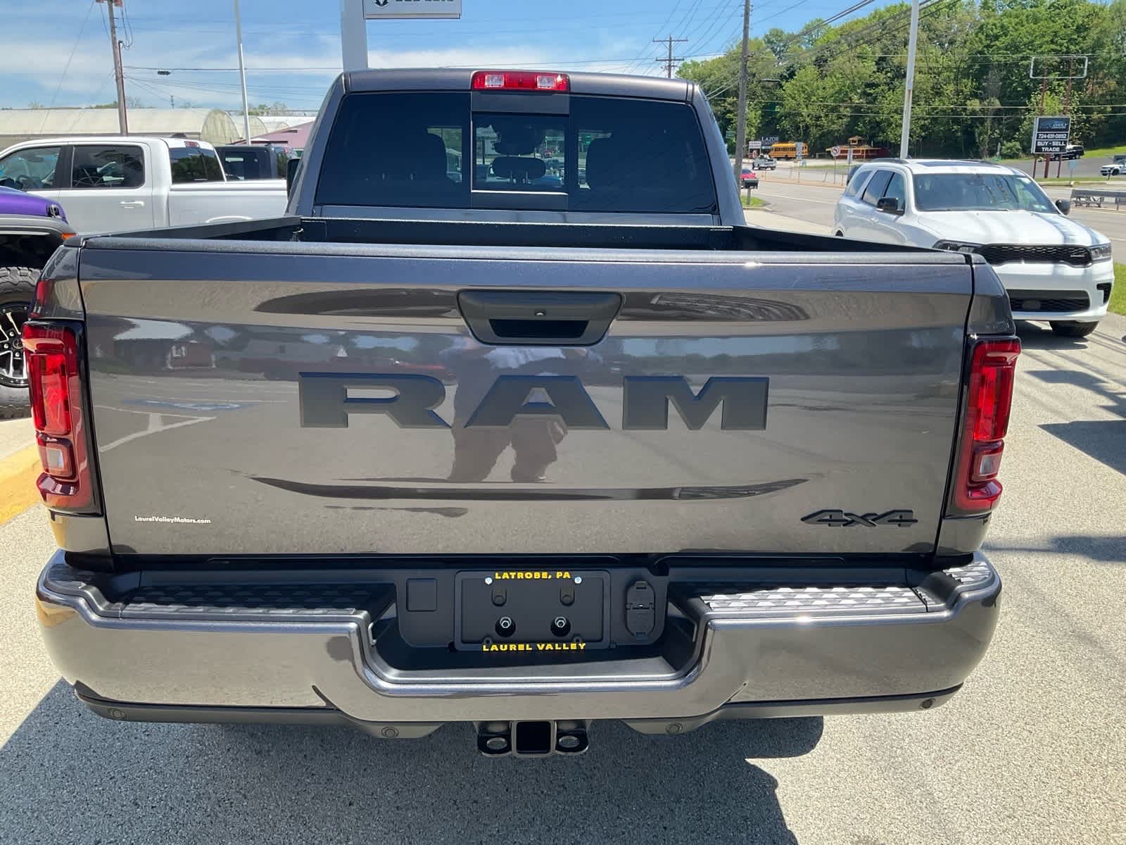 View vehicle photo 4