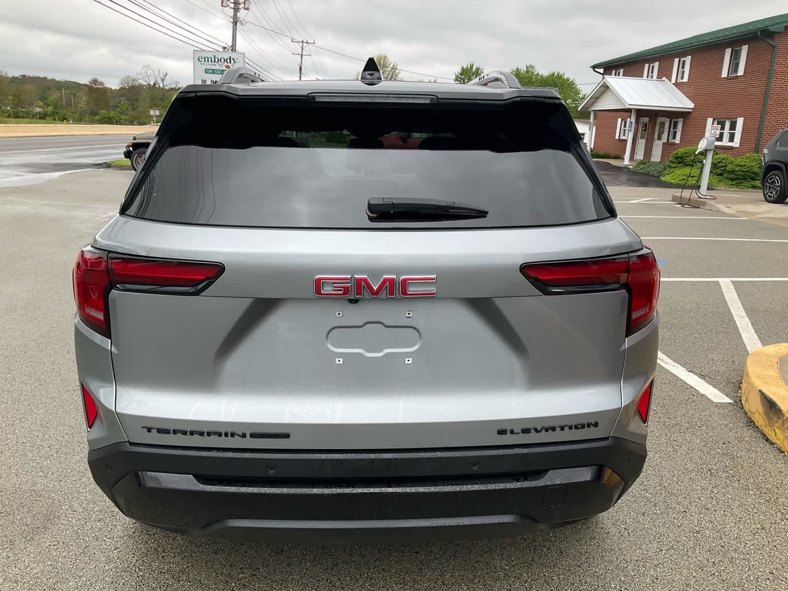 View vehicle photo 4