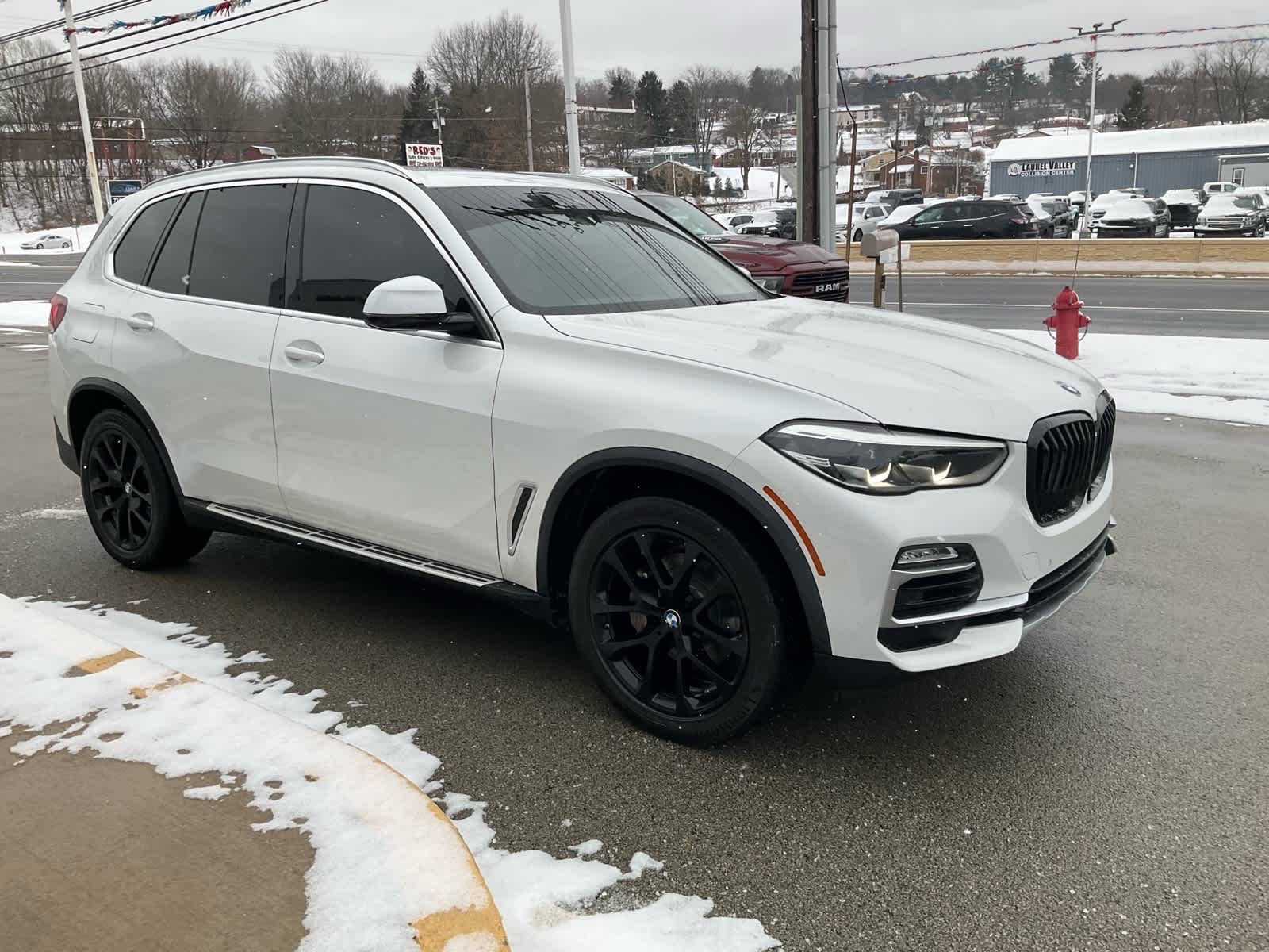 View vehicle photo 3
