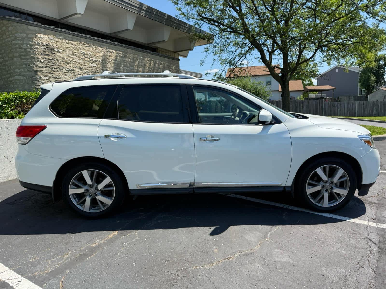 View vehicle photo 7