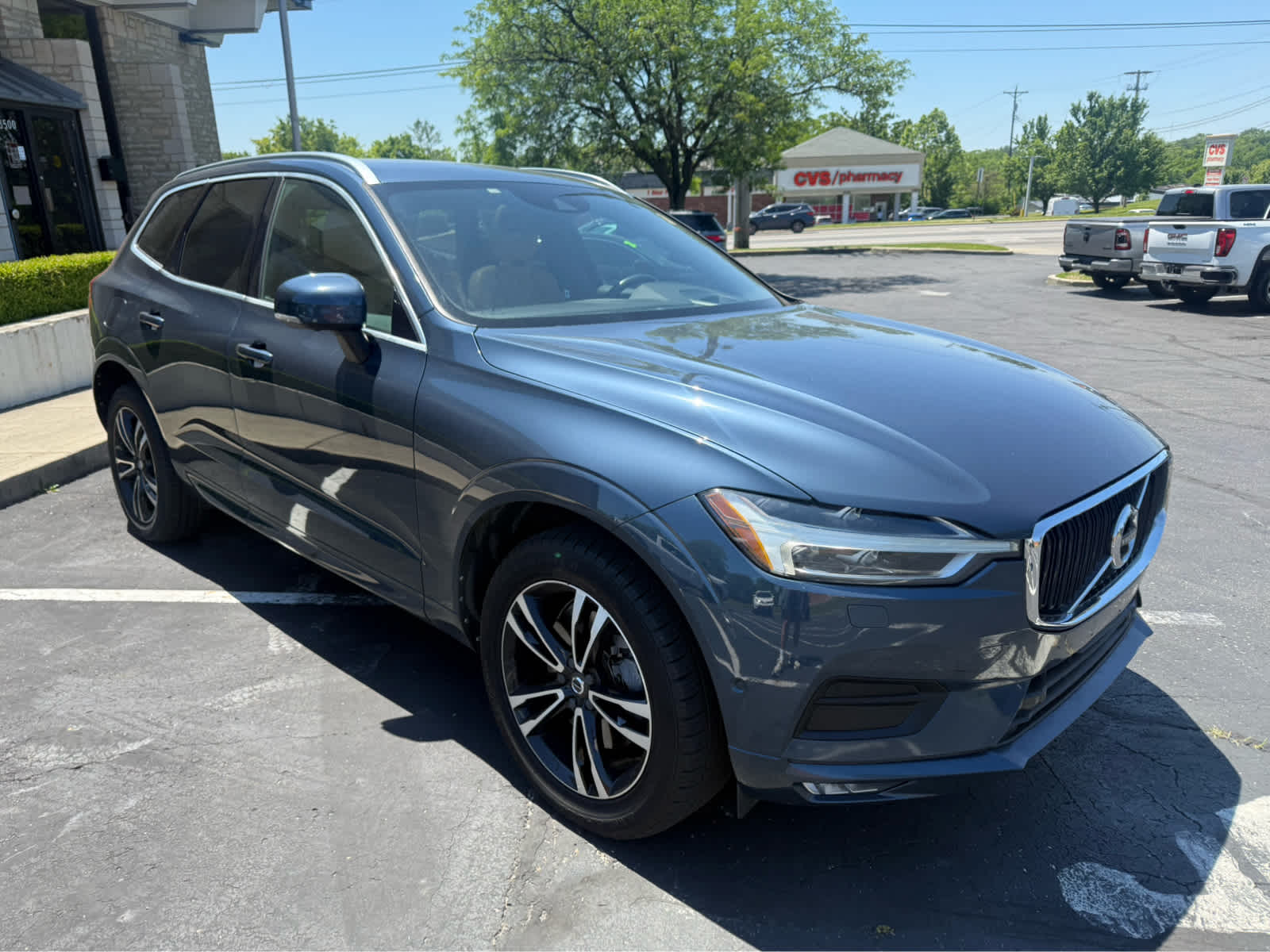 Denim Blue Metallic 2018 Volvo XC60 T6 Momentum AWD SUV / Crossover All-Wheel Drive 8-Speed Automatic