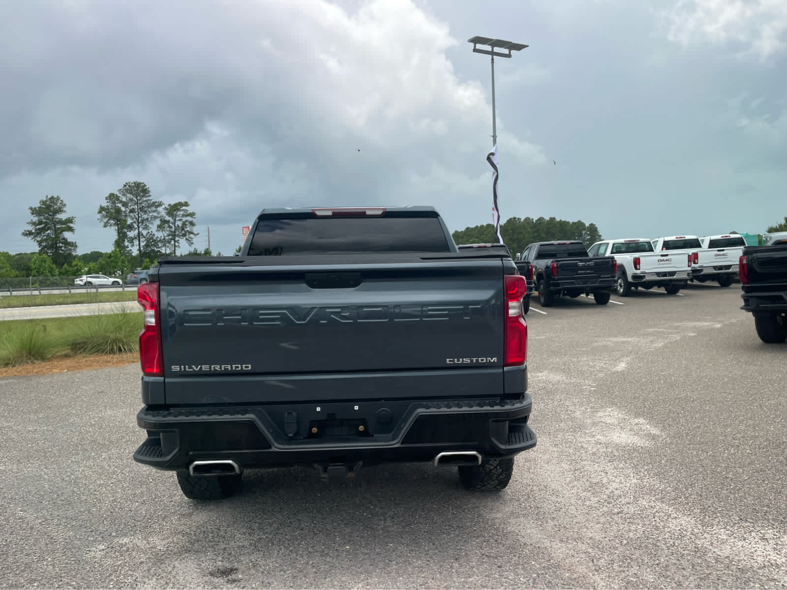 View vehicle photo 7