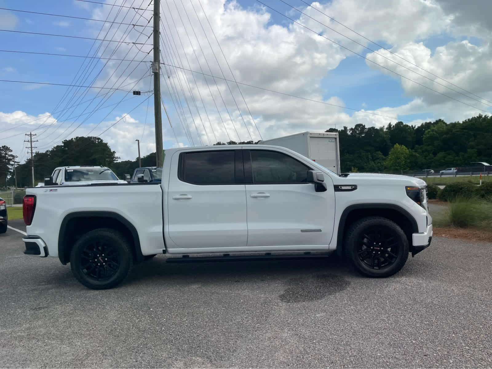 View vehicle photo 5