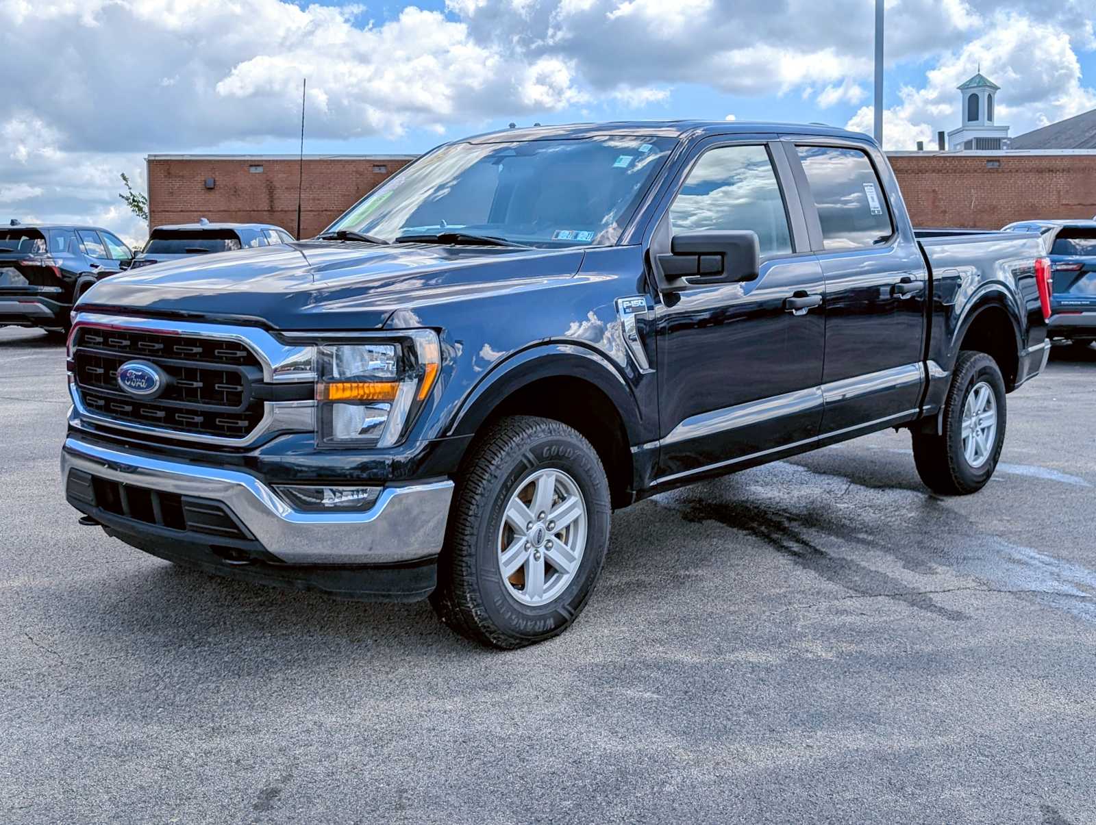 2023 Ford F-150 XLT SuperCrew LB 4WD