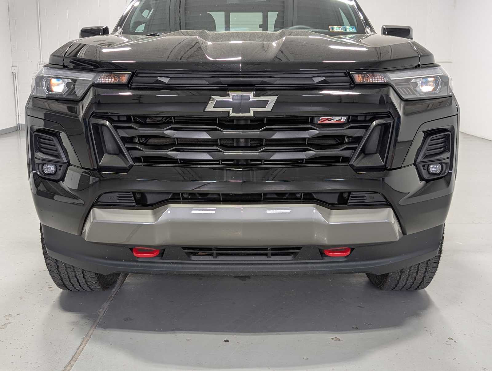 2023 Chevrolet Colorado Negro Camioneta Todo terreno 8 velocidades Automática