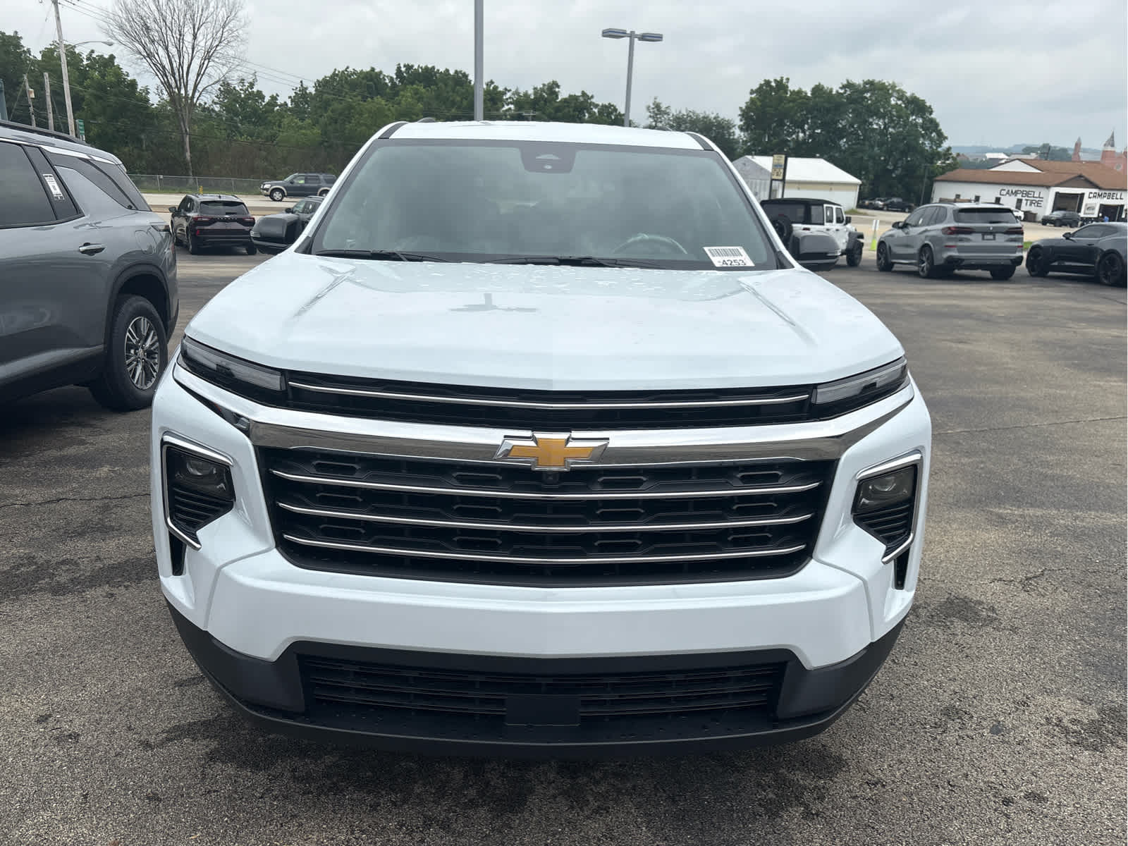 Polar White Tricoat 2027 Chevrolet Traverse SUV / Crossover Four-Wheel Drive 8-Speed Automatic
