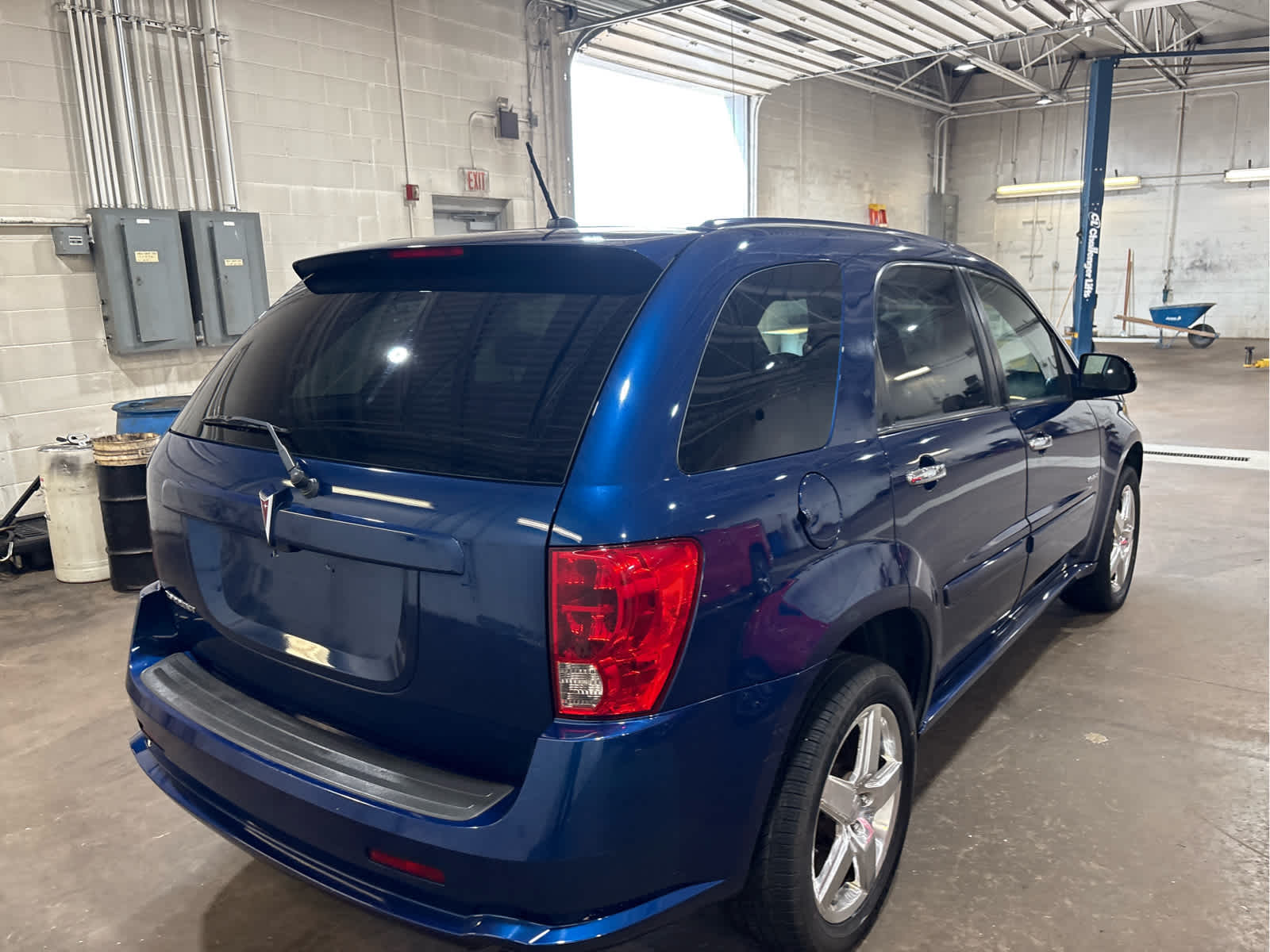 View vehicle photo 2