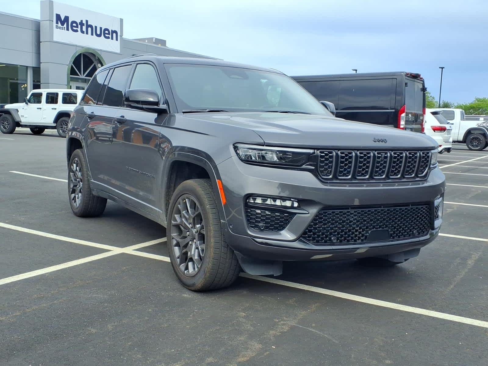 2025 Jeep Grand Cherokee Summit 4x4's photo