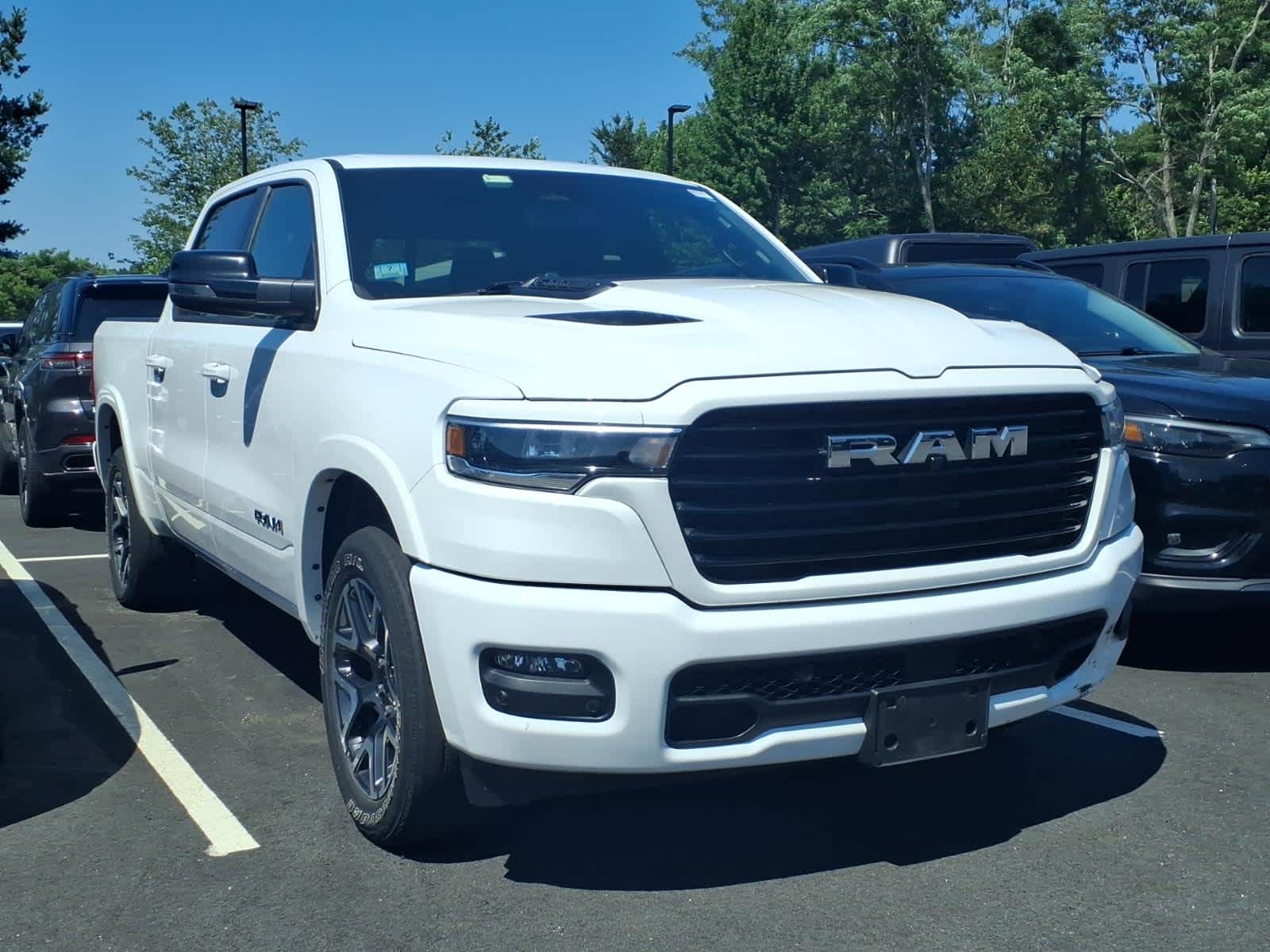 Bright White Clearcoat 2025 RAM 1500 Pickup Truck Four-Wheel Drive 8-Speed Automatic