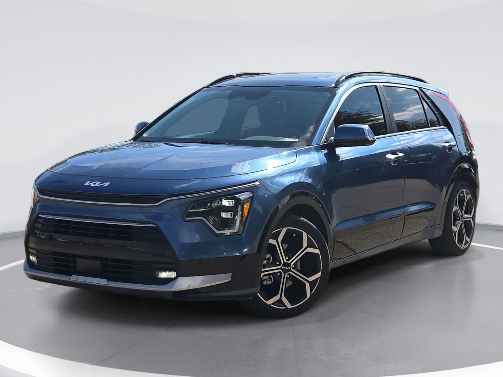  2023 Kia Niro SX Touring FWD   