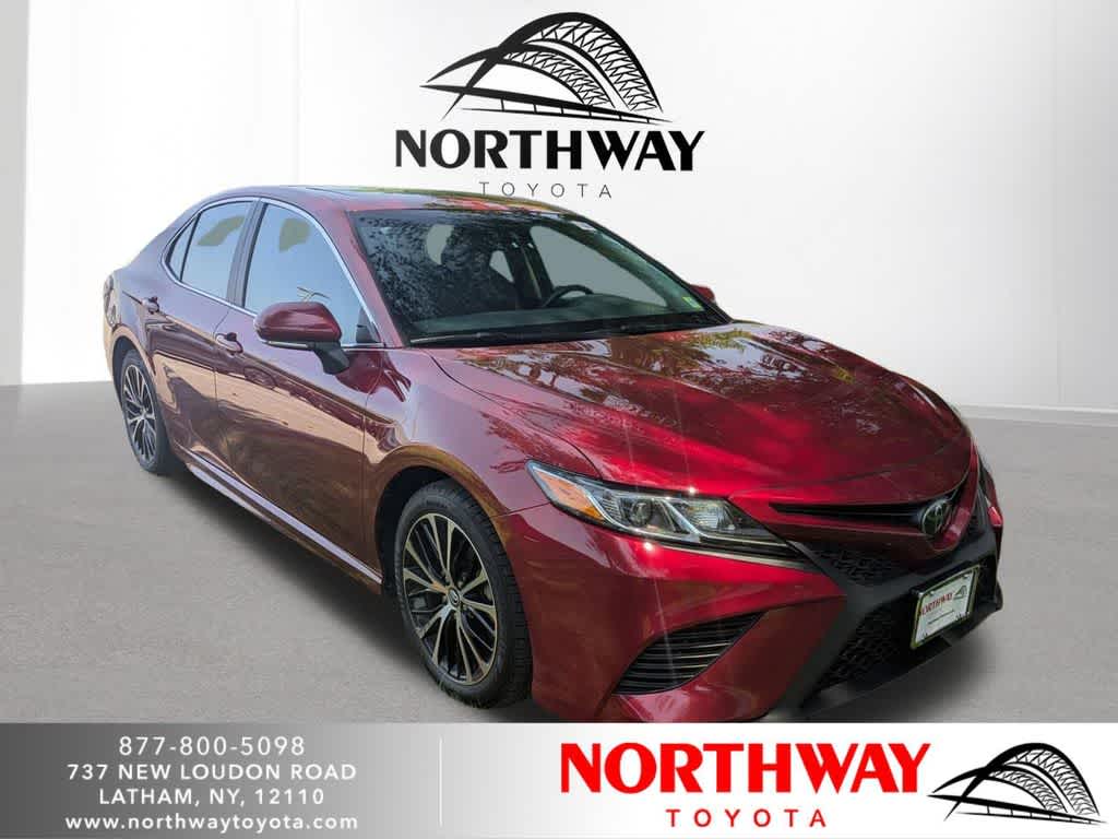Red (Ruby Flare Pearl) 2018 Toyota Camry Sedan Front-Wheel Drive 8-Speed Automatic