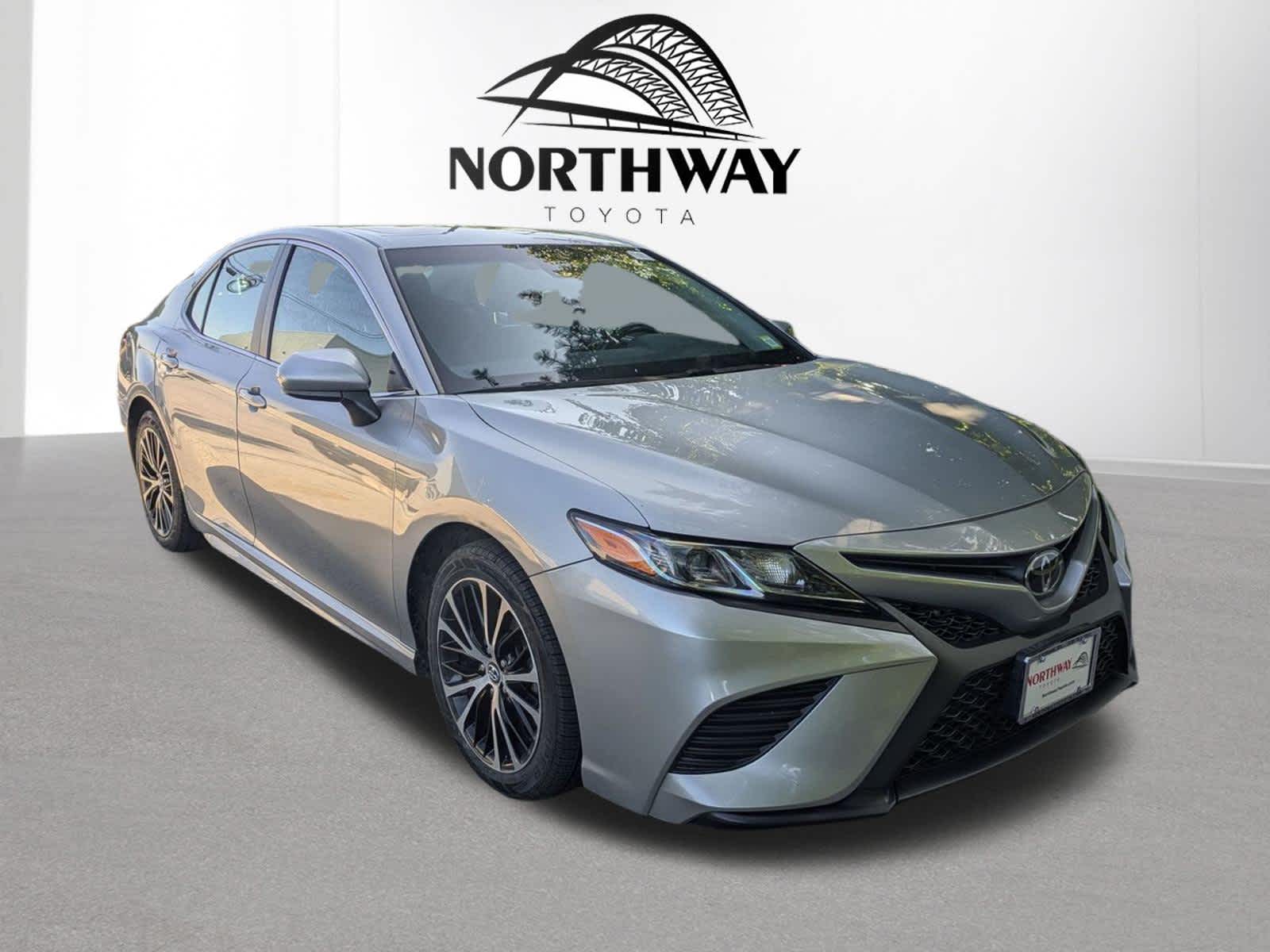 Celestial Silver Metallic 2019 Toyota Camry Sedan Front-Wheel Drive 8-Speed Automatic
