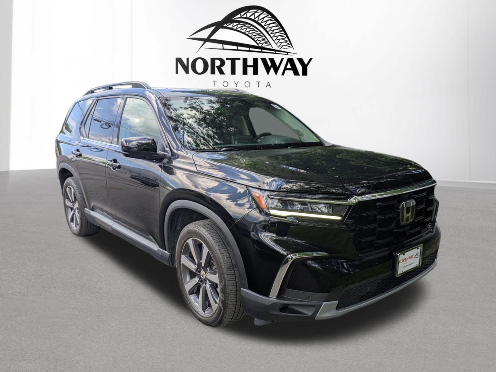 Crystal Black Pearl 2024 Honda Pilot SUV / Crossover All-Wheel Drive Automatic