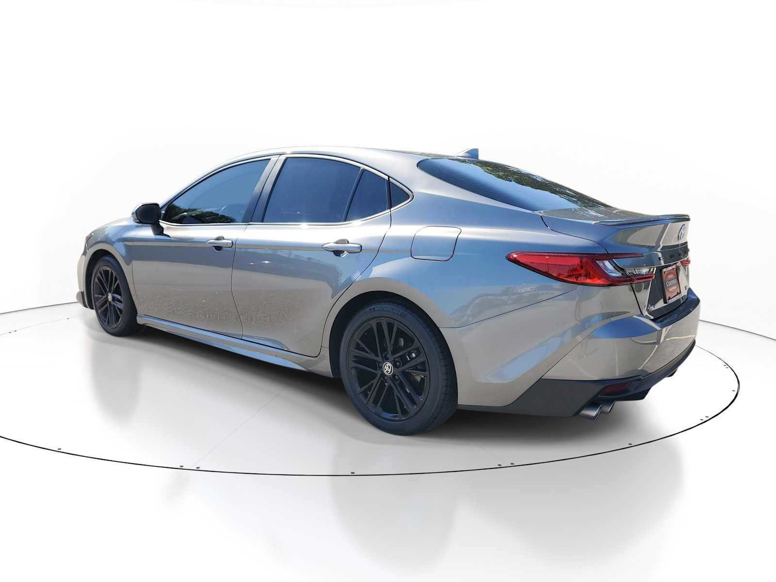 View vehicle photo 4