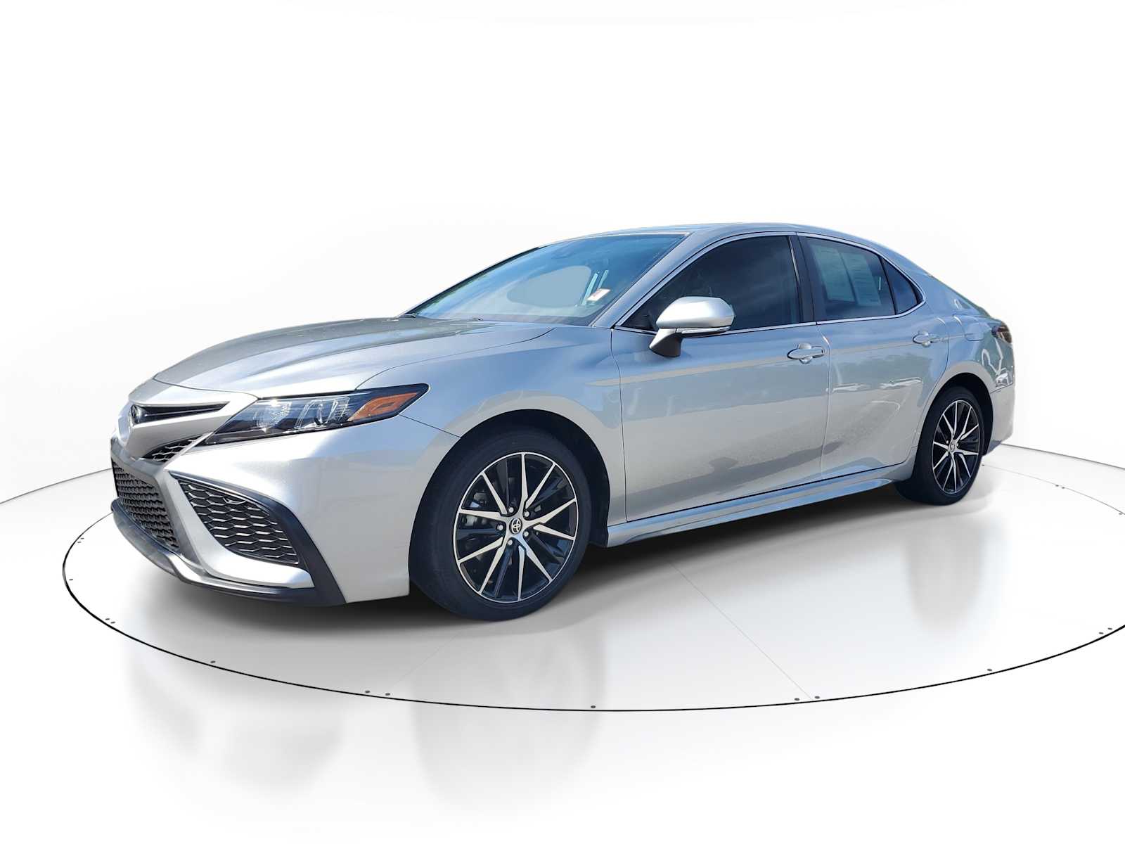 Celestial Silver Metallic 2022 Toyota Camry Sedan Front-Wheel Drive 8-Speed Automatic