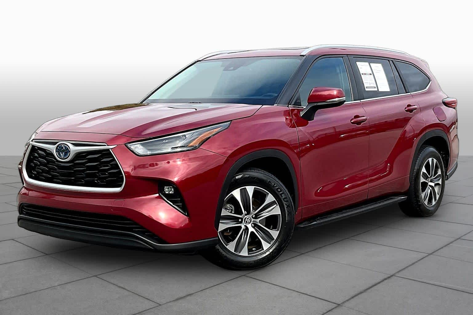  2023 Toyota Highlander Hybrid XLE FWD   