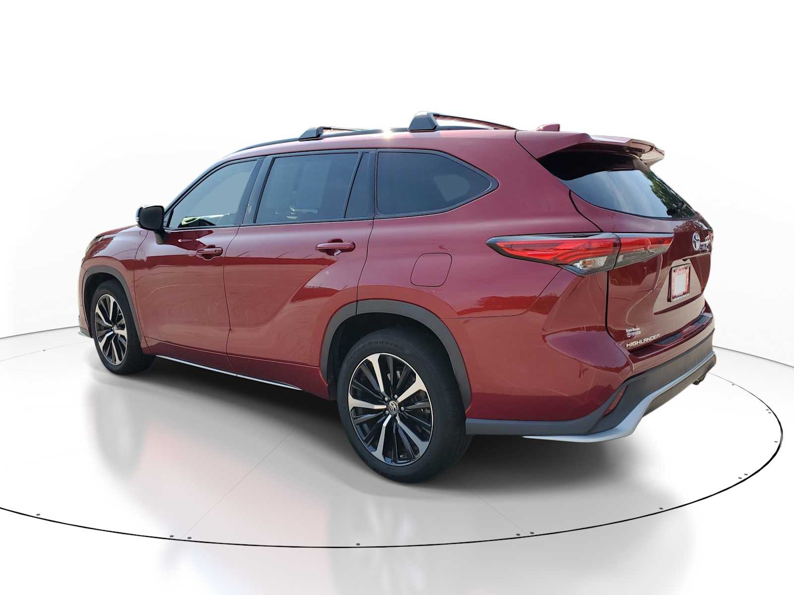 View vehicle photo 4