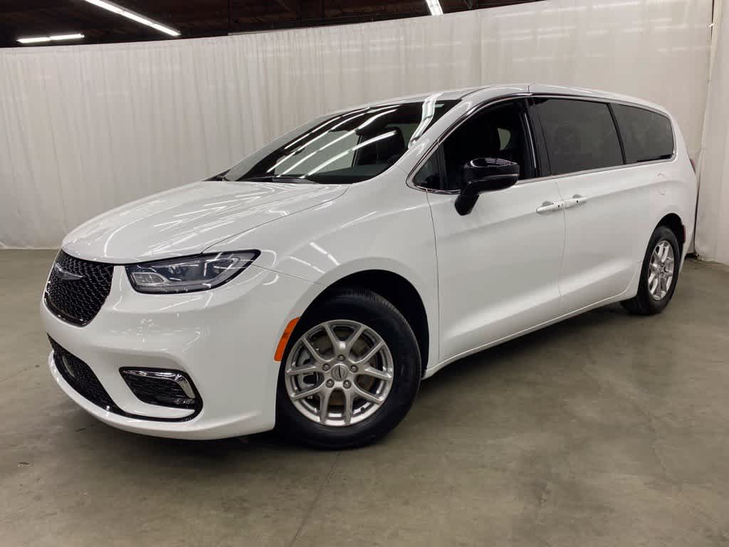 2025 Chrysler Pacifica