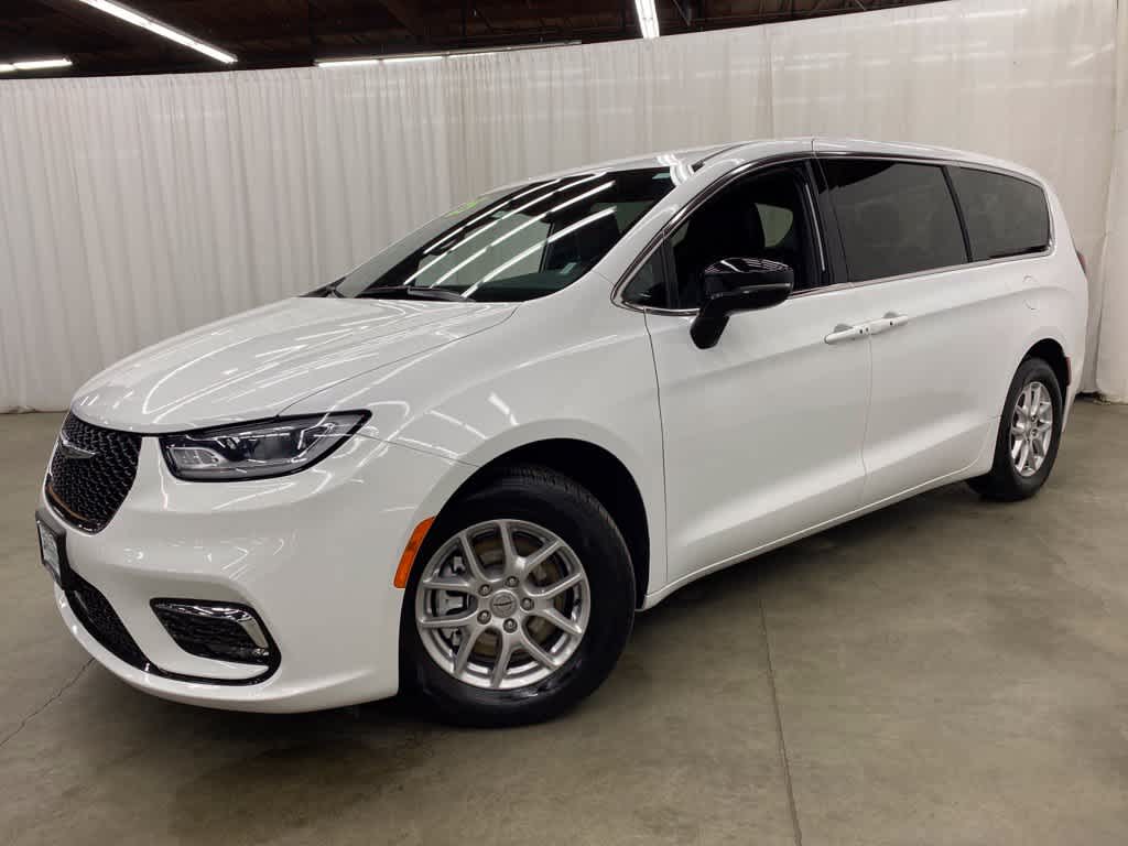2025 Chrysler Pacifica