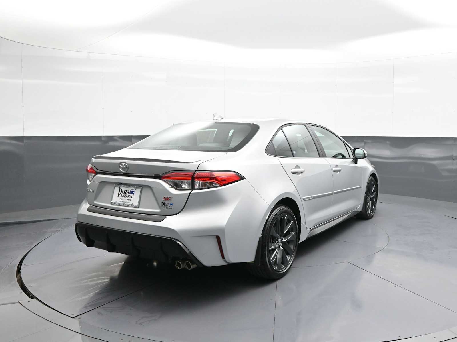 View vehicle photo 6