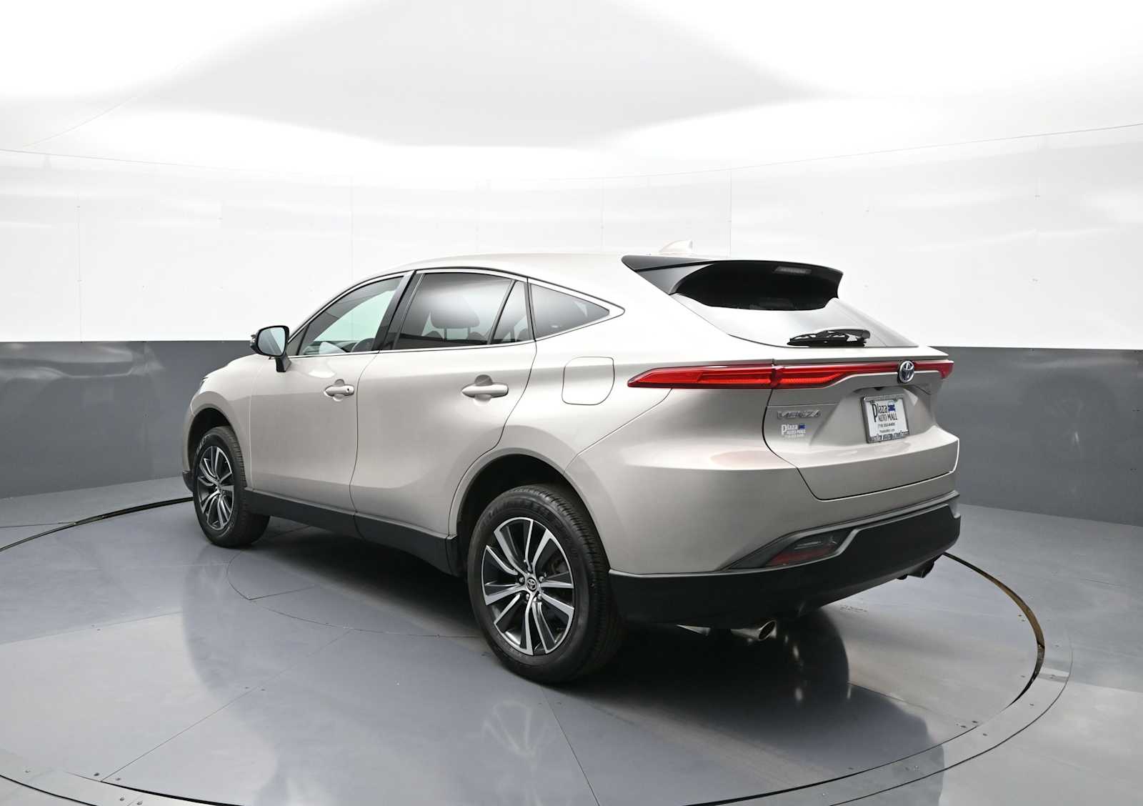 View vehicle photo 7