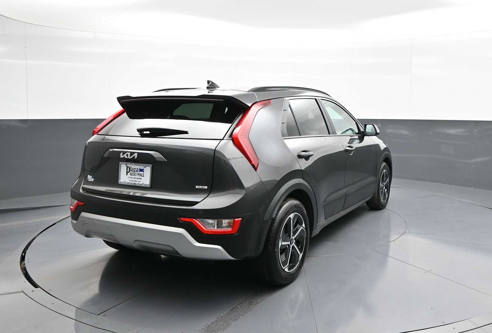 View vehicle photo 6