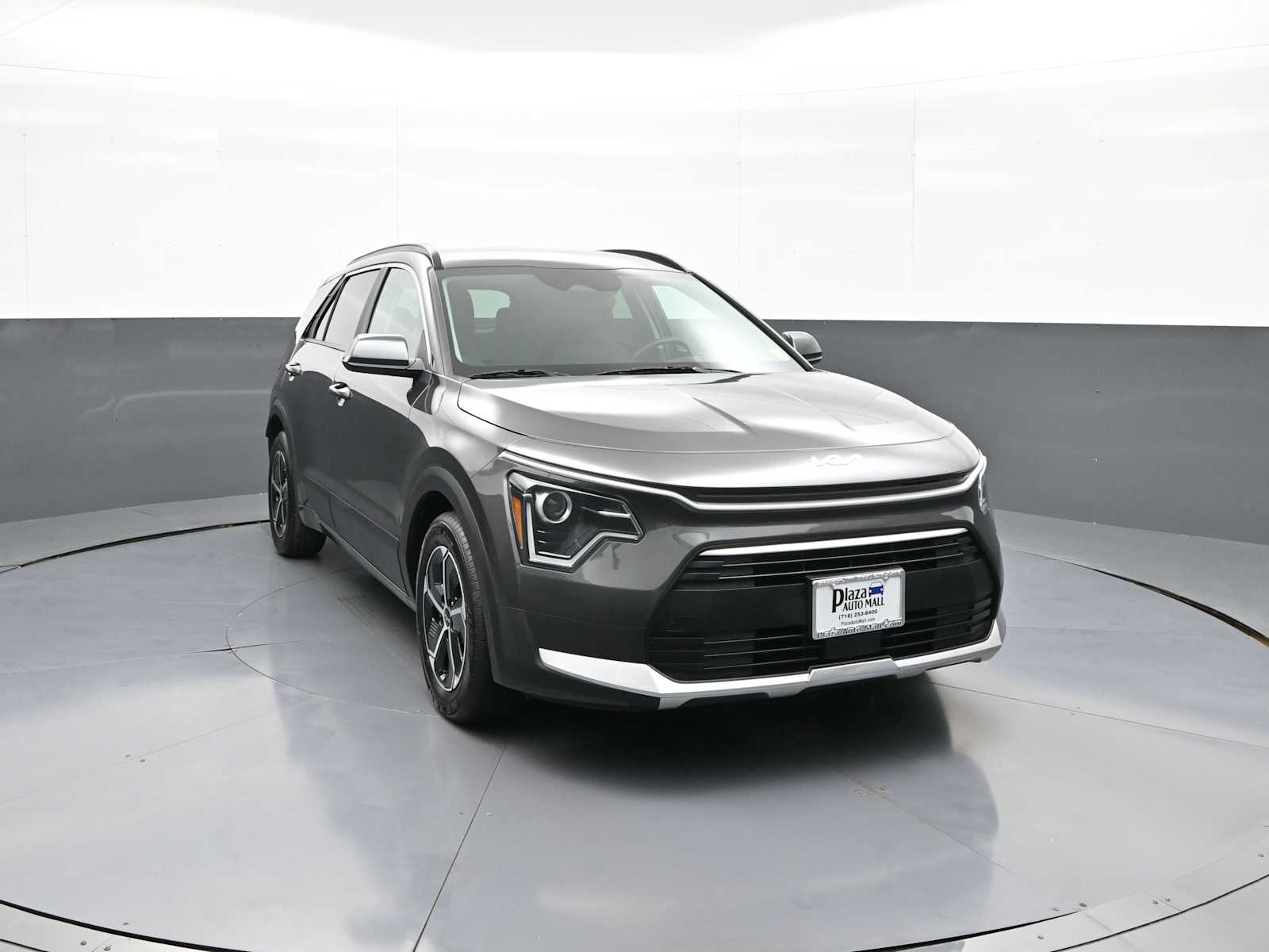 View vehicle photo 3