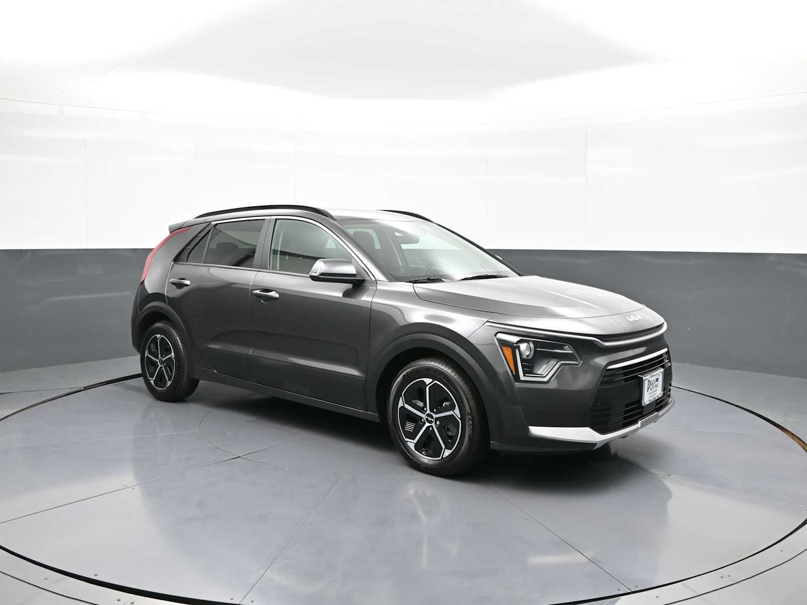 View vehicle photo 4