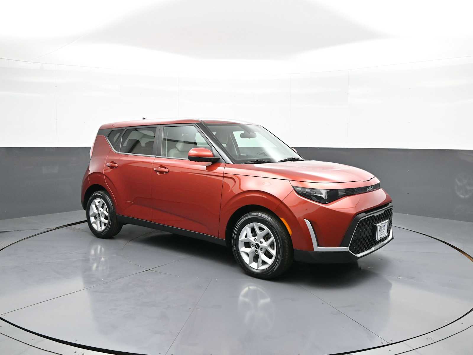 View vehicle photo 4