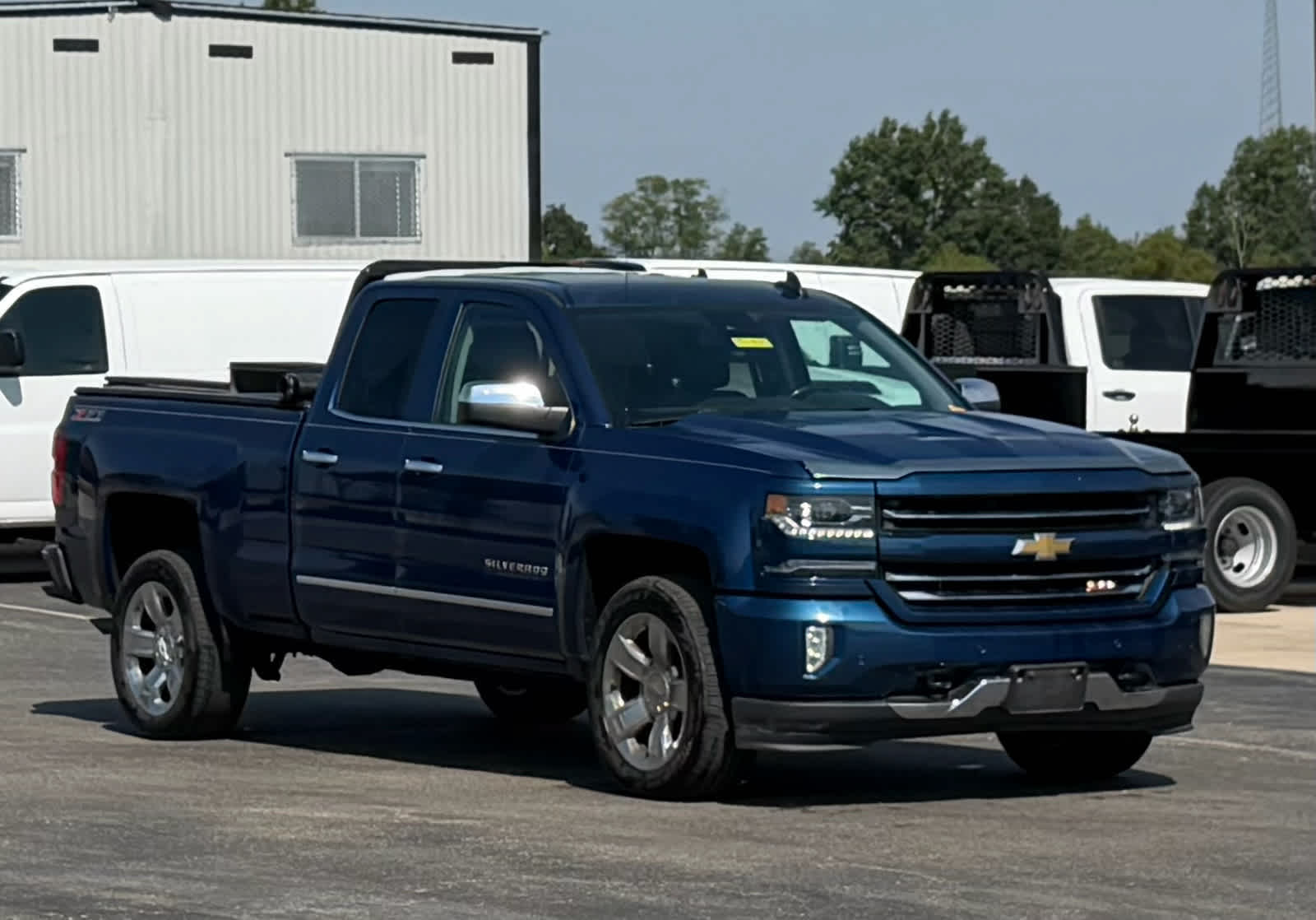 Deep Ocean Blue Metallic 2017 Chevrolet Silverado 1500 Pickup Truck Four-Wheel Drive 6-Speed Automatic