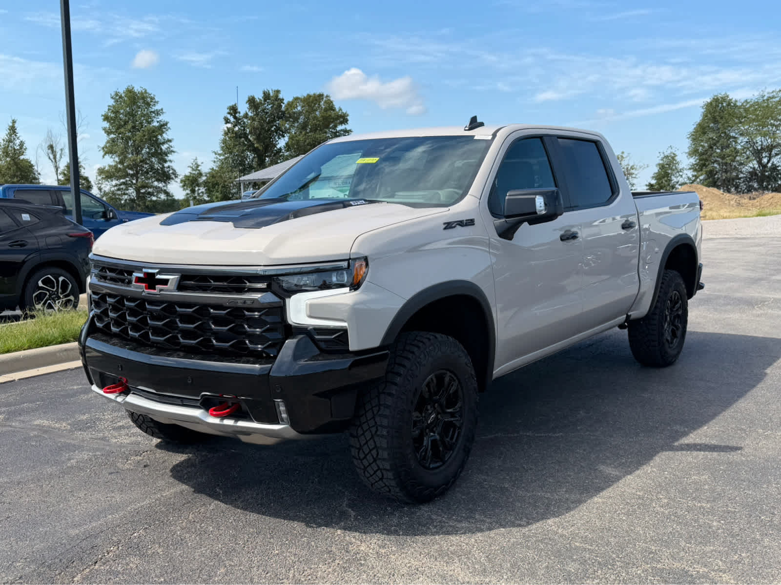 White Sands 2026 Chevrolet Silverado 1500 Pickup Truck Four-Wheel Drive Automatic