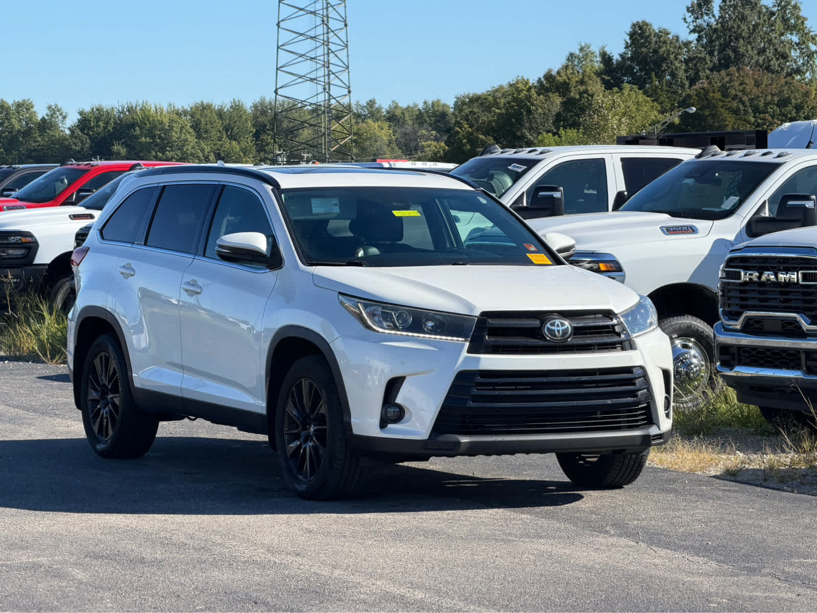 White (Blizzard Pearl) 2019 Toyota Highlander SUV / Crossover Front-Wheel Drive 8-Speed Automatic